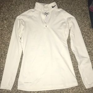 Nike Women’s Therma-Fit Pullover